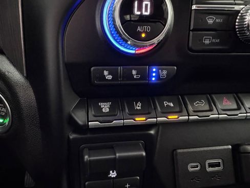 Certified 2022 GMC Sierra 2500 Denali AWD/4WD image 25