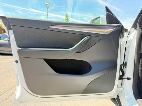 Used 2023 Tesla Model Y Long Range AWD/4WD image 10