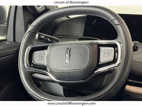 New 2025 Lincoln Navigator L Reserve image 32