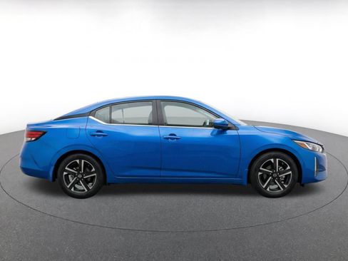 Used 2025 Nissan Sentra SV FWD image 10