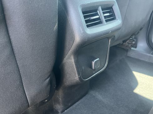 Used 2018 Chevrolet Equinox LS AWD/4WD image 26