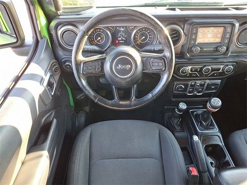 Used 2018 Jeep Wrangler Unlimited Sport S image 2