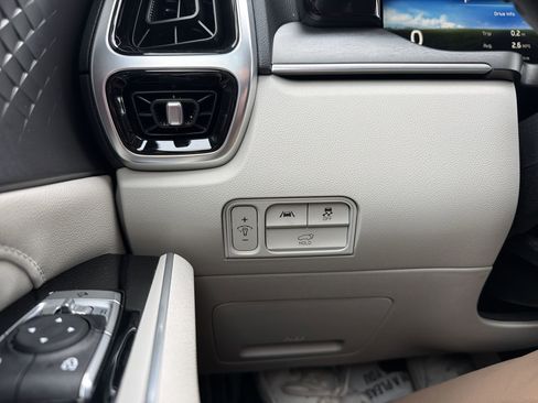 Used 2023 Kia Sorento SX image 24