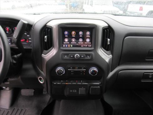 Used 2025 Chevrolet Silverado 1500 Custom image 19
