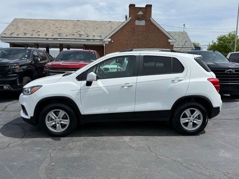 Used 2022 Chevrolet Trax LT w/ LT Convenience Package AWD/4WD image 4