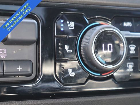 Used 2023 Chevrolet Silverado 1500 LTZ AWD/4WD image 36