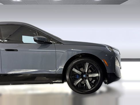 Used 2023 BMW iX xDrive50 w/ Sport Package AWD/4WD image 36