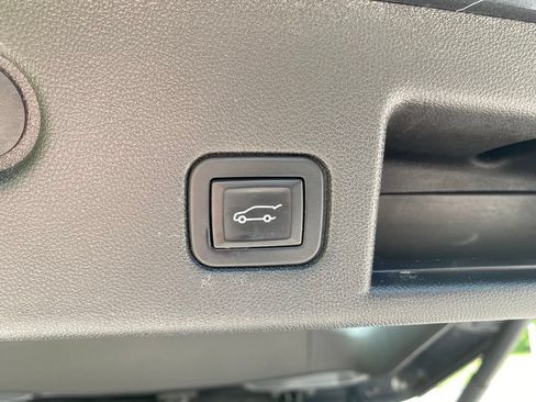 Used 2019 Chevrolet Equinox LT AWD/4WD image 17