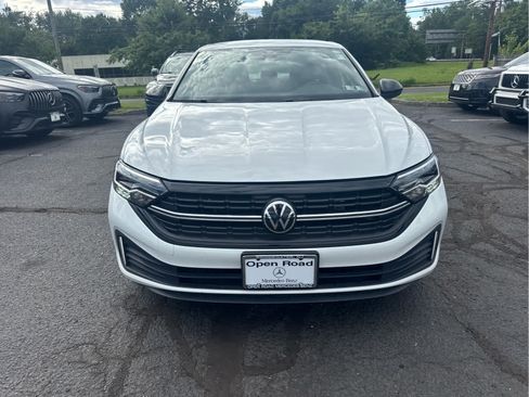 Used 2024 Volkswagen Jetta Sport FWD image 2