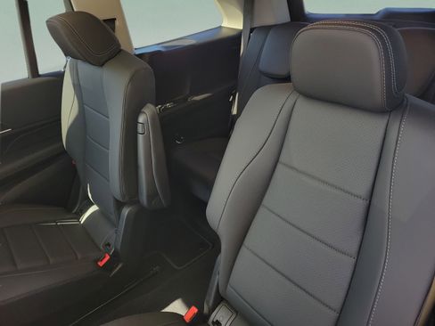 Certified 2026 Mercedes-Benz GLS 450 4MATIC image 7