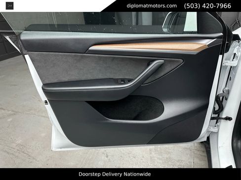 Used 2023 Tesla Model Y Long Range image 22