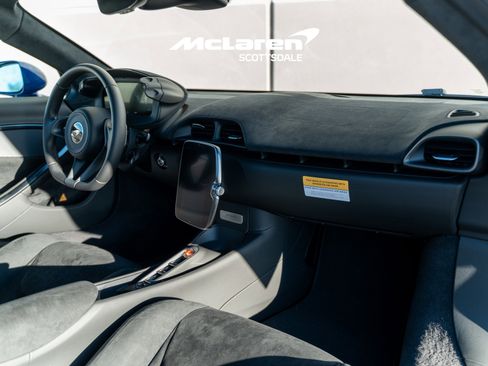 New 2026 McLaren Artura image 28