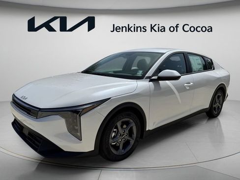New 2026 Kia K4 FWD image 10