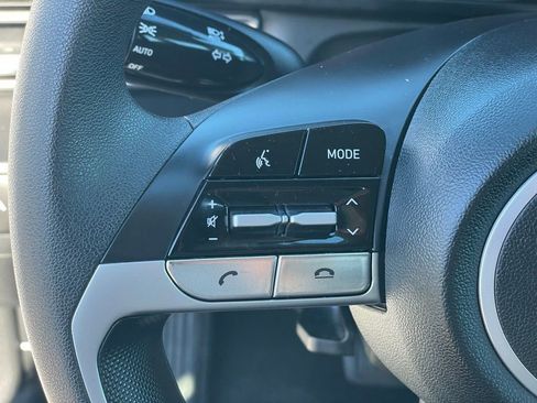 Used 2023 Hyundai Elantra SEL image 15