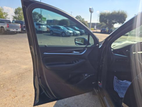 Used 2023 Buick Enclave Avenir w/ Avenir Technology Package image 15