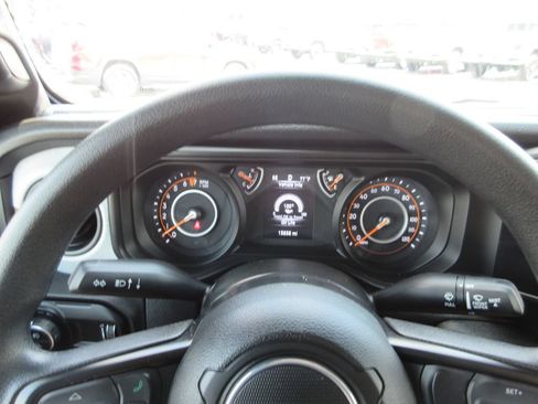Used 2025 Jeep Gladiator Sport AWD/4WD image 25
