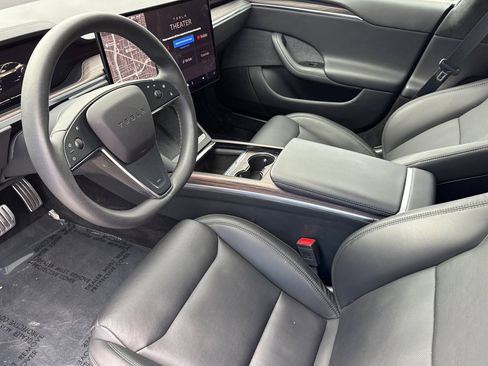 Used 2024 Tesla Model S image 11