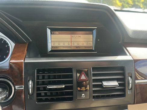 Used 2012 Mercedes-Benz GLK 350 4MATIC image 15