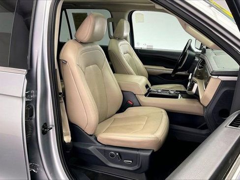 Used 2022 Ford Expedition Max Limited image 6
