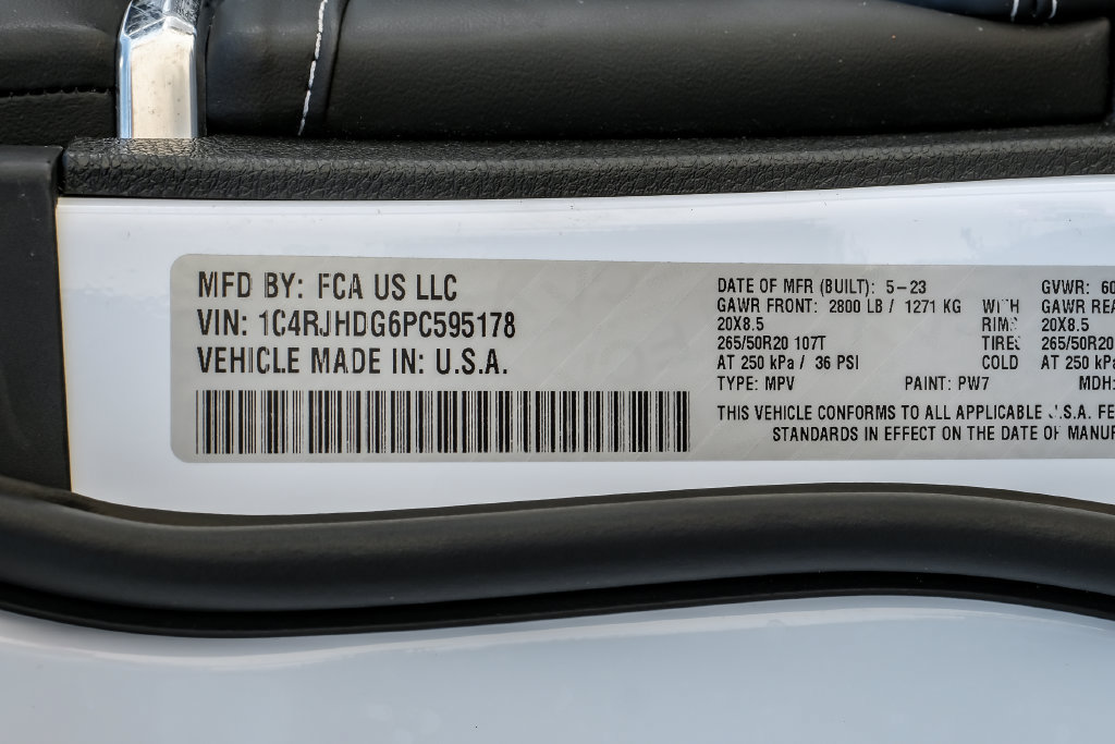 Used 2023 Jeep Grand Cherokee Overland AWD/4WD image 76