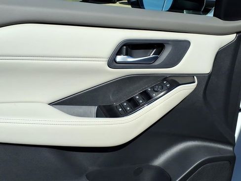 New 2026 Nissan Rogue SV FWD image 5