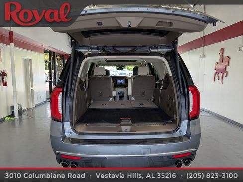 Used 2021 GMC Yukon XL Denali w/ Denali Premium Package RWD image 14