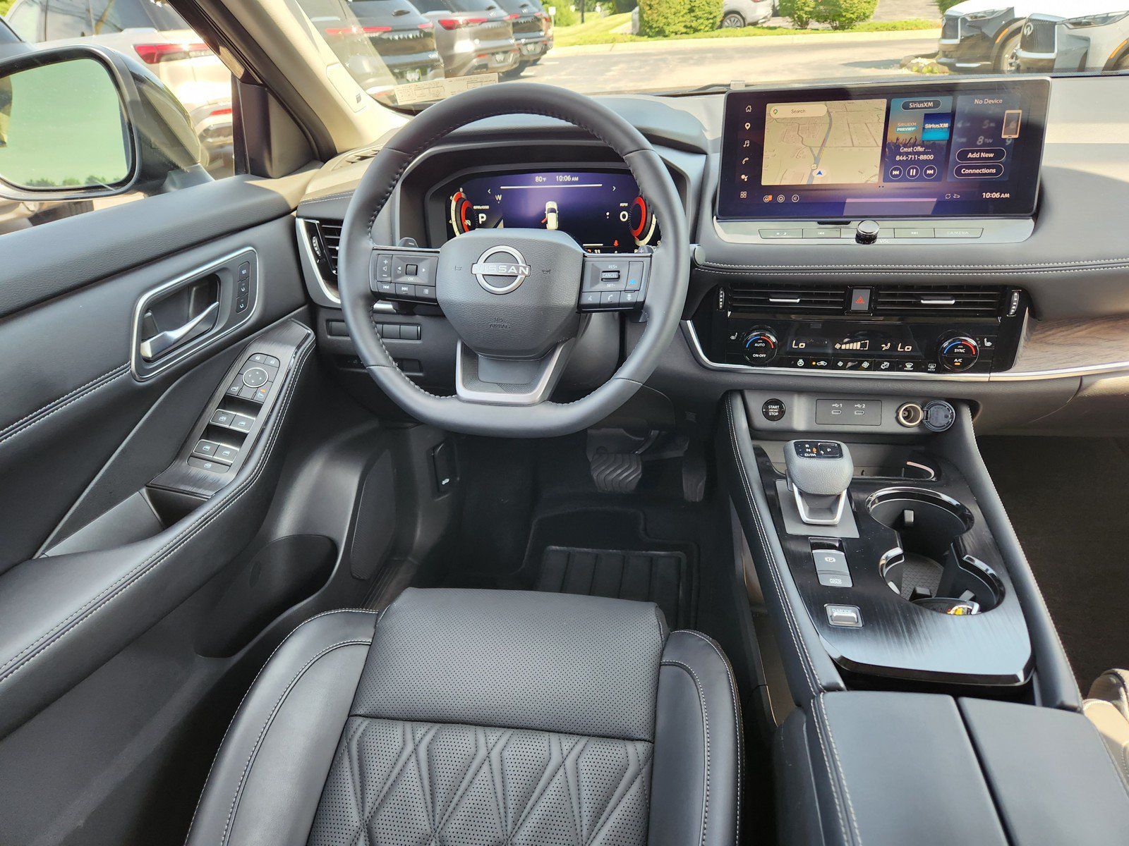 Used 2025 Nissan Rogue Platinum FWD image 13