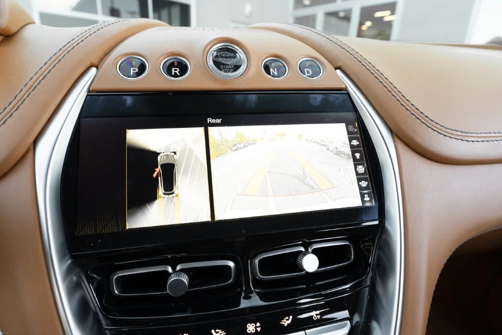 Used 2022 Aston Martin DBX AWD/4WD image 41
