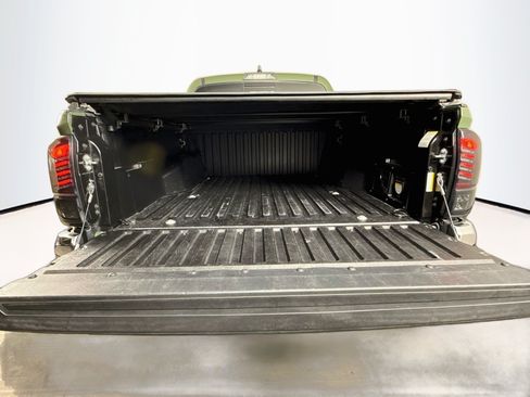 Used 2021 Toyota Tacoma TRD Off-Road AWD/4WD image 31