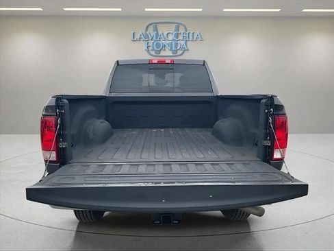 Used 2017 RAM 2500 SLT w/ Snow Chief Group AWD/4WD image 9