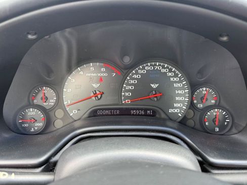 Used 2004 Chevrolet Corvette Coupe w/ Roof Package RWD image 13