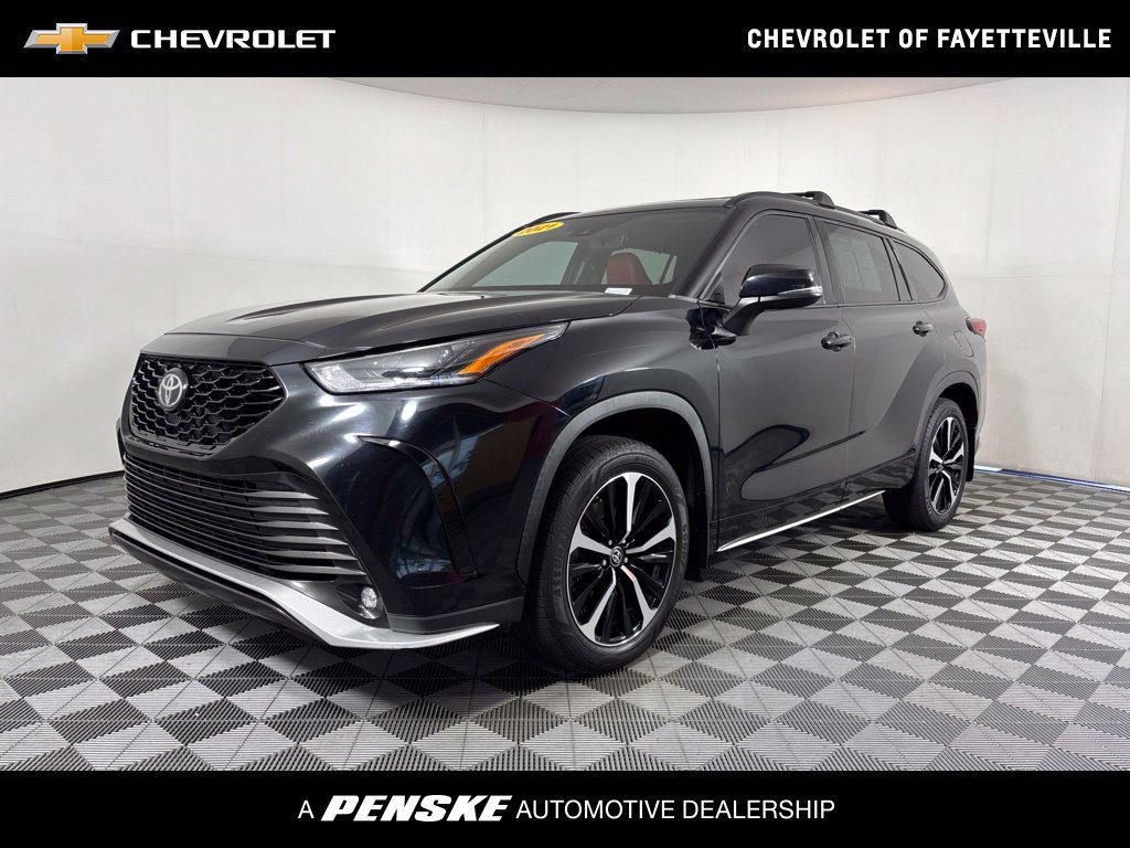 Used 2021 Toyota Highlander XSE FWD image 1