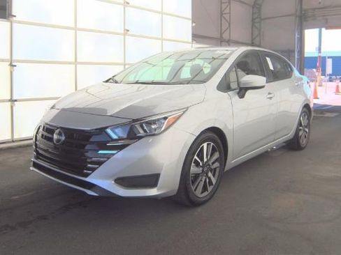 Used 2024 Nissan Versa SV FWD image 2