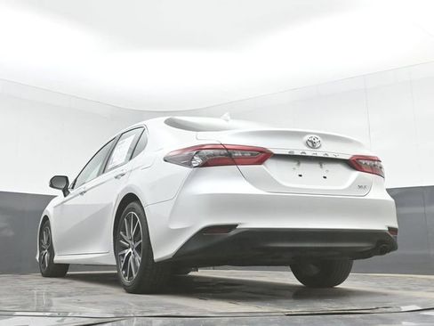 Used 2022 Toyota Camry XLE FWD image 43