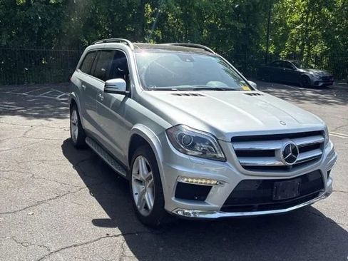 Used 2016 Mercedes-Benz GL 550 4MATIC image 12