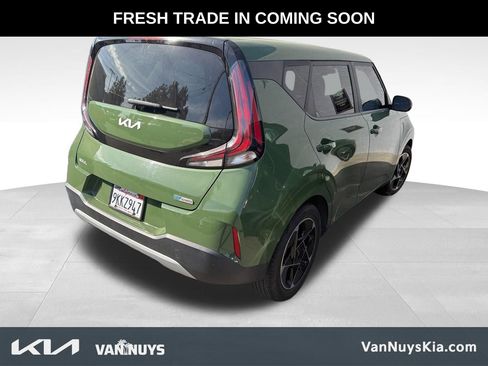 Used 2023 Kia Soul EX image 3
