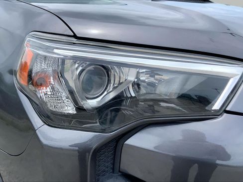 Used 2017 Toyota 4Runner TRD Off-Road Premium AWD/4WD image 27