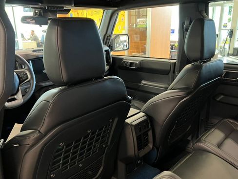 Used 2025 Ford Bronco Badlands image 29