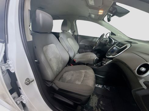 Used 2020 Chevrolet Sonic LT image 29