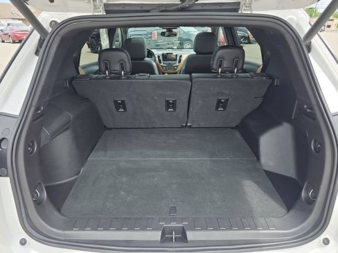 Used 2018 Chevrolet Equinox Premier FWD image 29