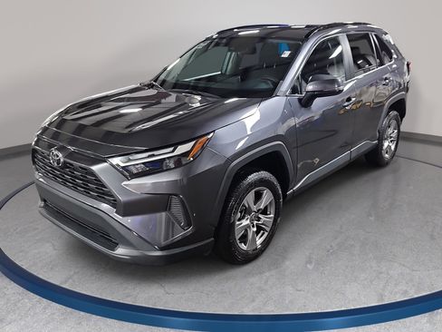 Used 2023 Toyota RAV4 XLE w/ Convenience Package FWD image 1