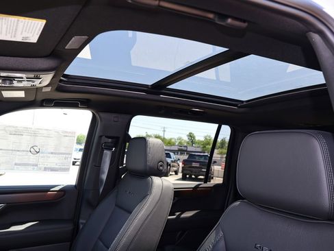 New 2026 GMC Yukon XL Denali w/ Sun & Power Step Package AWD/4WD image 10
