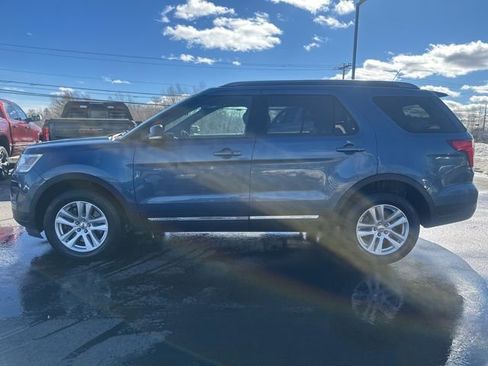 Used 2018 Ford Explorer XLT w/ Equipment Group 202A image 2