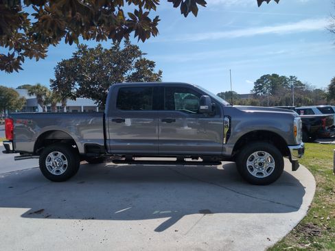 Used 2025 Ford F250 XLT w/ FX4 Off-Road Package image 11