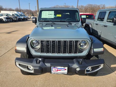 New 2026 Jeep Gladiator Sport image 2