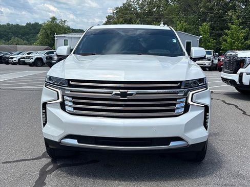 Used 2024 Chevrolet Suburban High Country AWD/4WD image 3