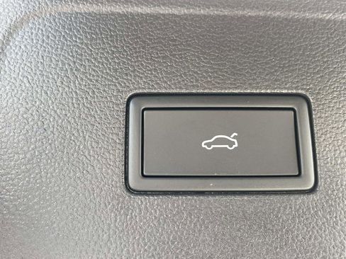 New 2026 Volkswagen Atlas SE FWD image 9