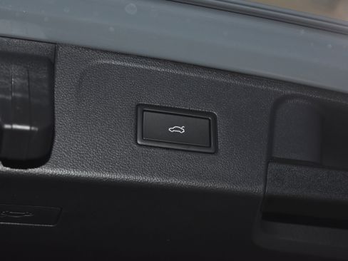 New 2026 Volkswagen Atlas SEL Premium R-Line image 25