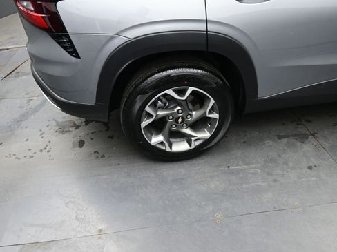 New 2026 Chevrolet Trax LT w/ Driver Confidence Package FWD image 11