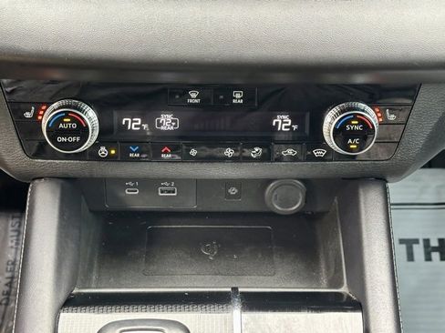 Used 2023 Mitsubishi Outlander SEL Black Edition image 32